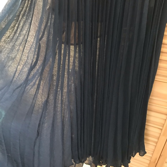 Stunning BCBG MAXAZRIA pleated dark blue dress - Picture 11 of 11